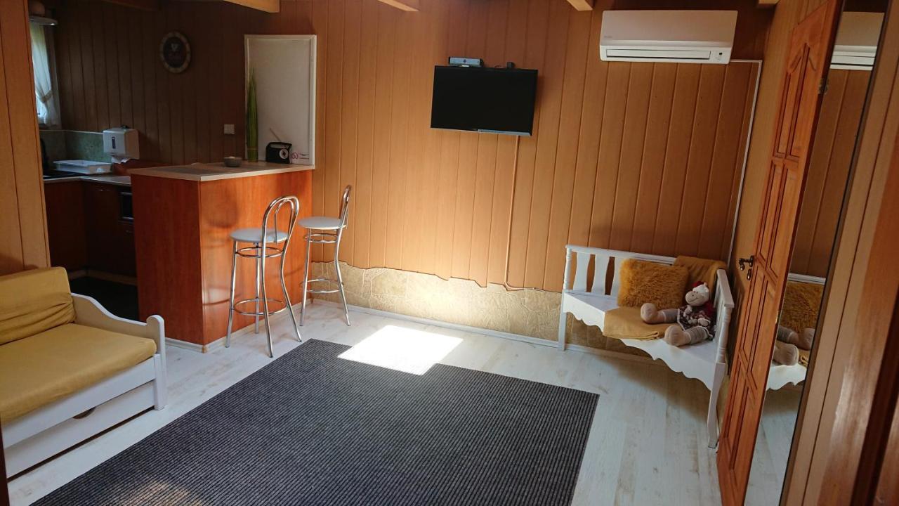 Bpr P3 Lodge Apartment With A/C Budapest Esterno foto